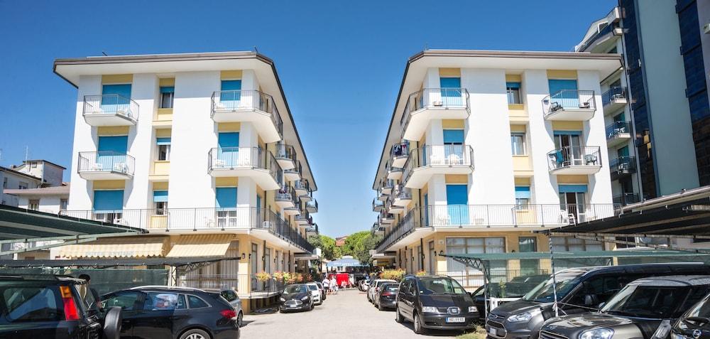 Hotel Azzorre Lido di Jesolo Exterior photo