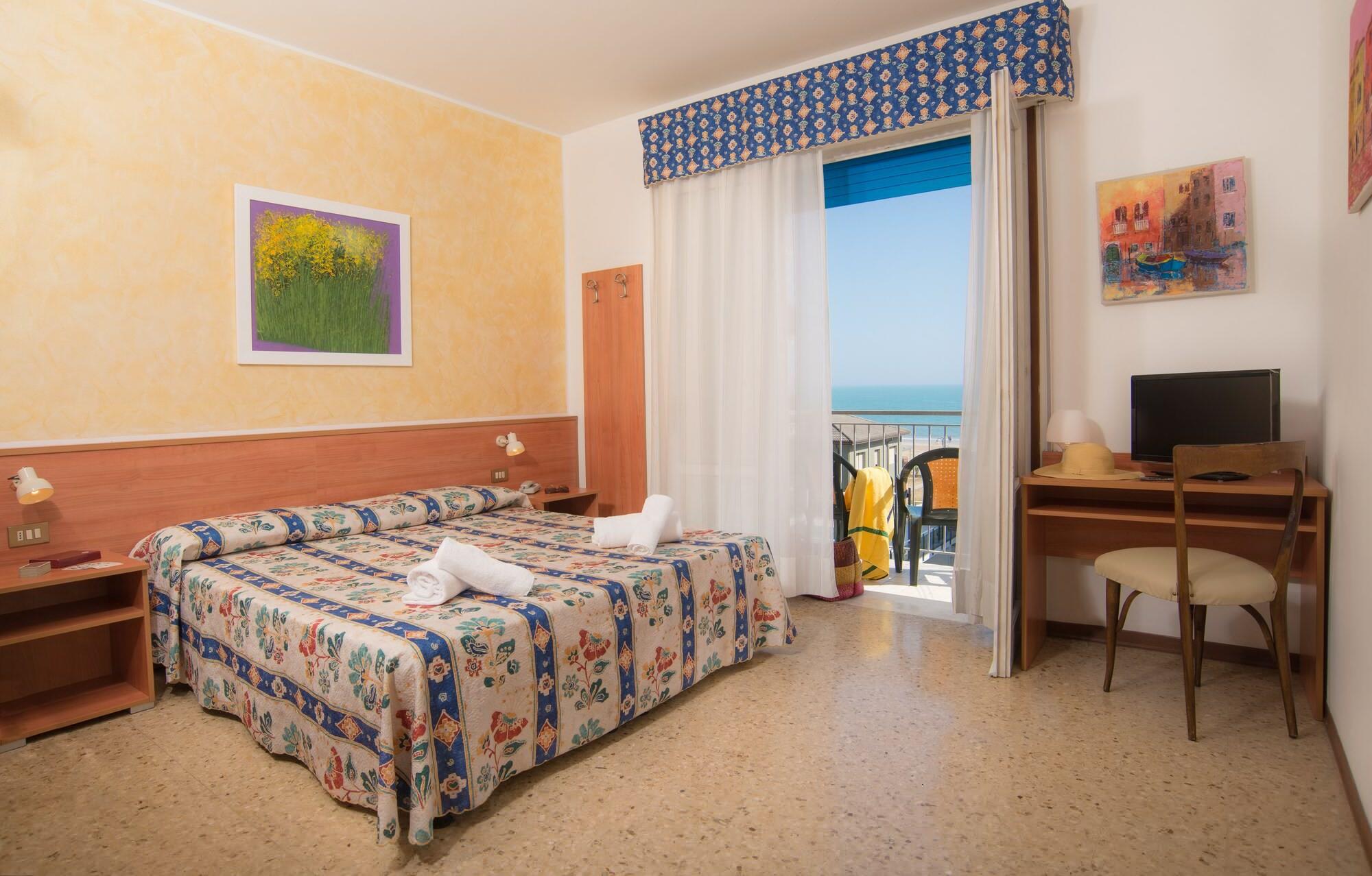 Hotel Azzorre Lido di Jesolo Exterior photo