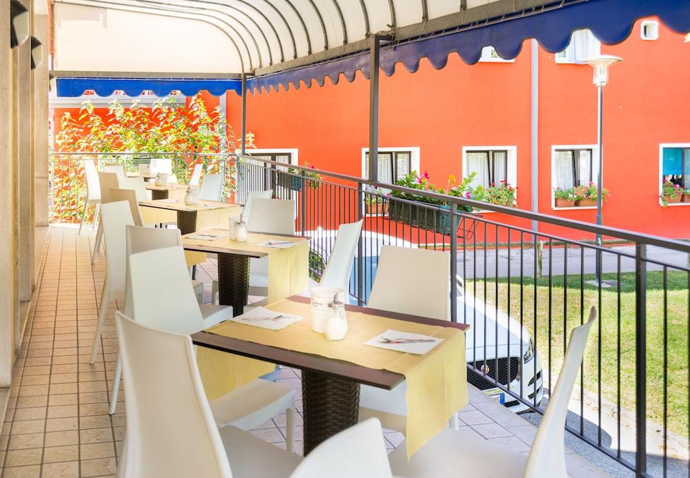 Hotel Azzorre Lido di Jesolo Exterior photo